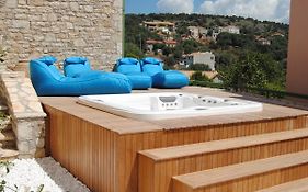 Villa Tati